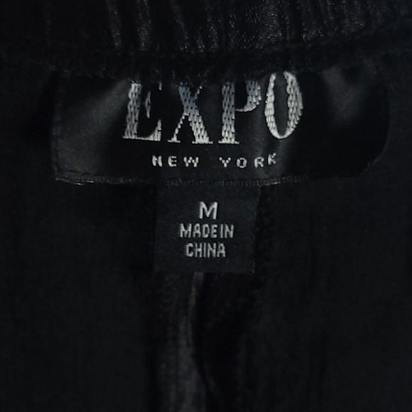 Expo New York Size Medium Black Metallic Pleated Vintage Midi Skirts - Picture 4 of 4